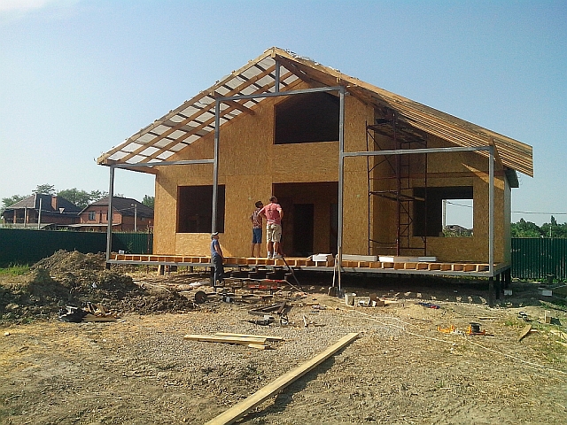 Фото строительства домов из СИП панелей в Пятигорске